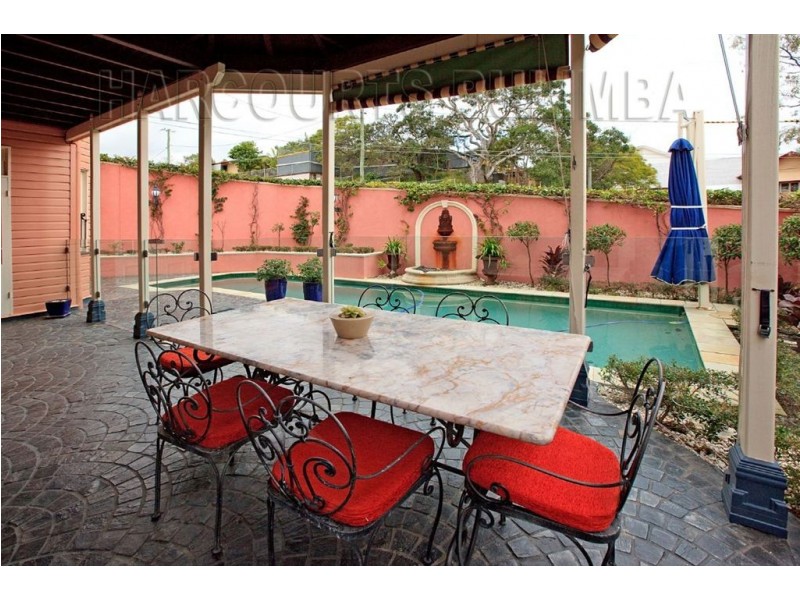 258 Oxford Street, Balmoral QLD 4171