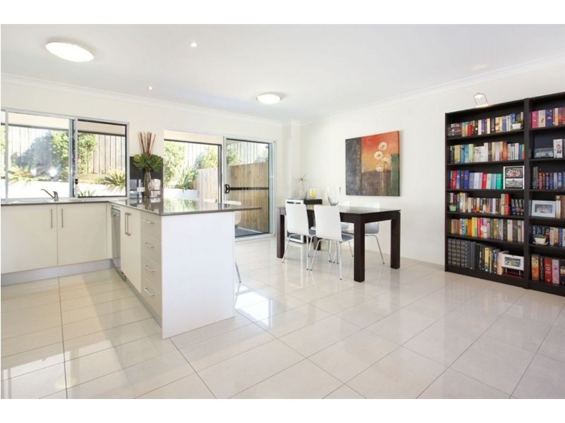 2/103 Pashen Street, Morningside QLD 4170