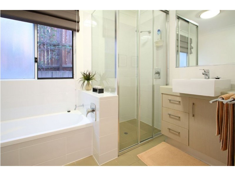 2/103 Pashen Street, Morningside QLD 4170