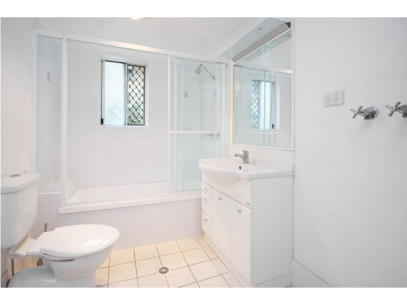 2/53 Collins Street, Clayfield QLD 4011