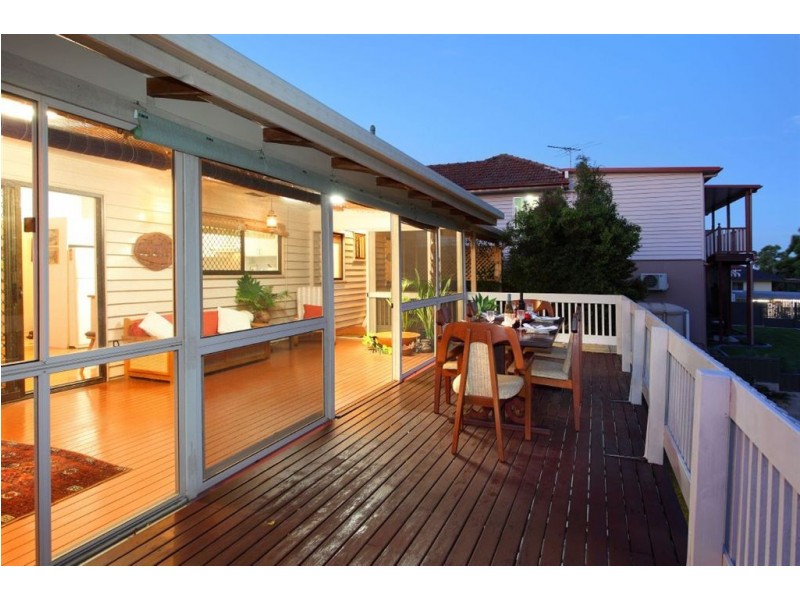 107 The Promenade, Camp Hill QLD 4152