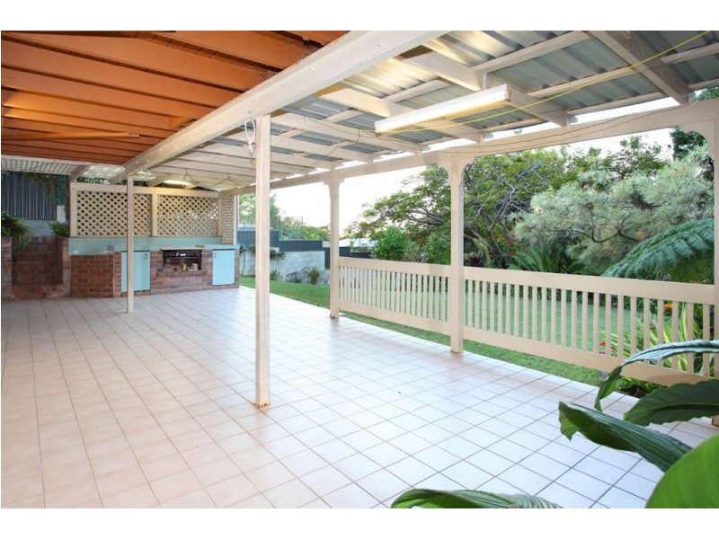 107 The Promenade, Camp Hill QLD 4152