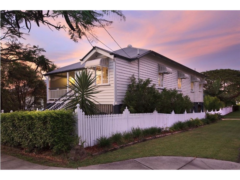 68 McIlwraith Avenue, Norman Park QLD 4170
