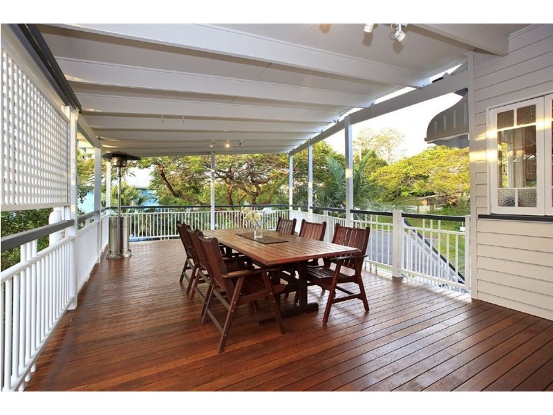 68 McIlwraith Avenue, Norman Park QLD 4170