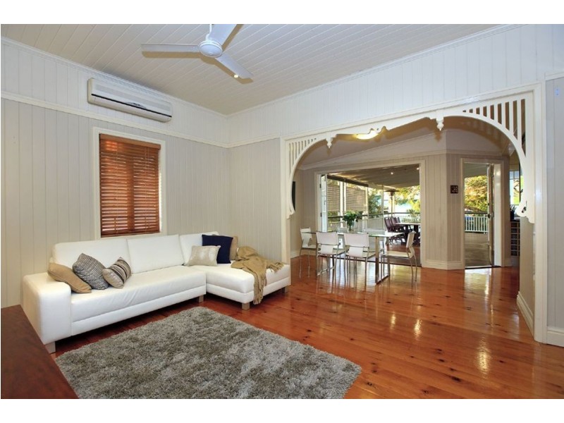 68 McIlwraith Avenue, Norman Park QLD 4170