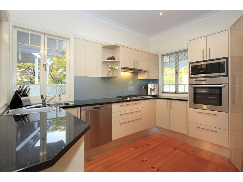 68 McIlwraith Avenue, Norman Park QLD 4170