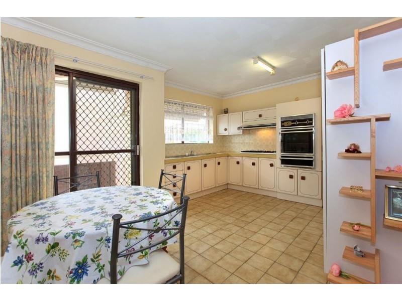 2/4 Weston Street, Coorparoo QLD 4151