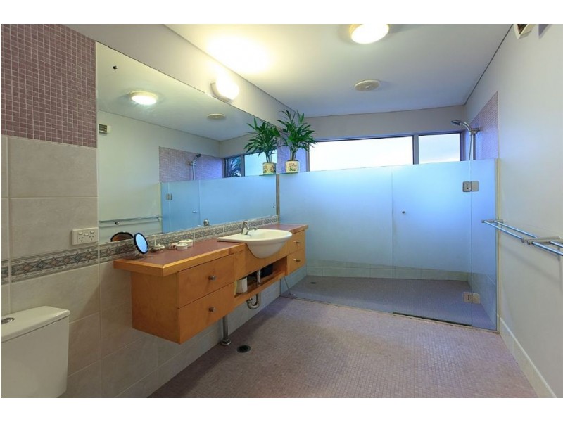 44 Wentworth Parade, Balmoral QLD 4171