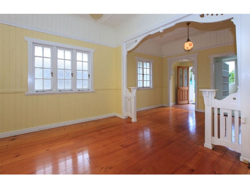 10 Bennetts Road, Camp Hill QLD 4152