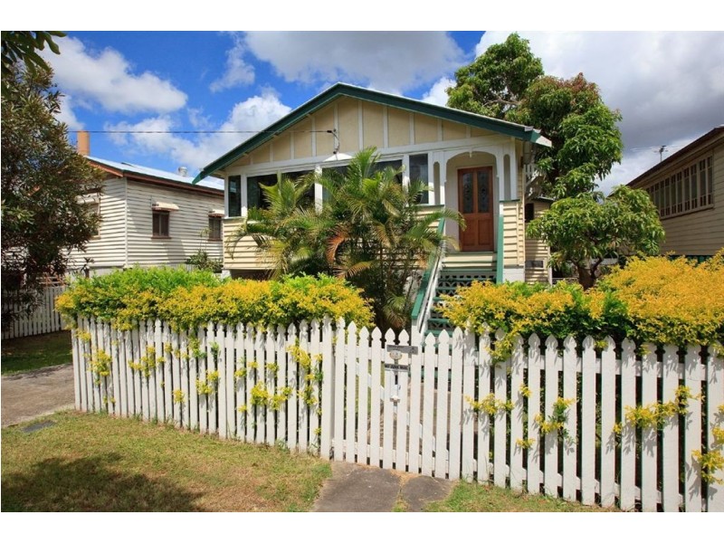 10 Bennetts Road, Camp Hill QLD 4152