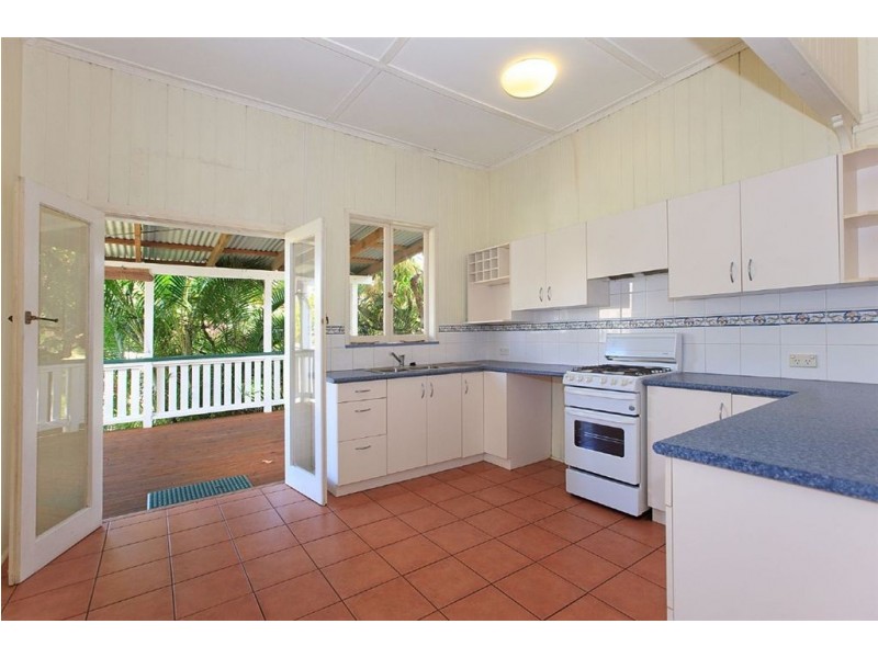 10 Bennetts Road, Camp Hill QLD 4152