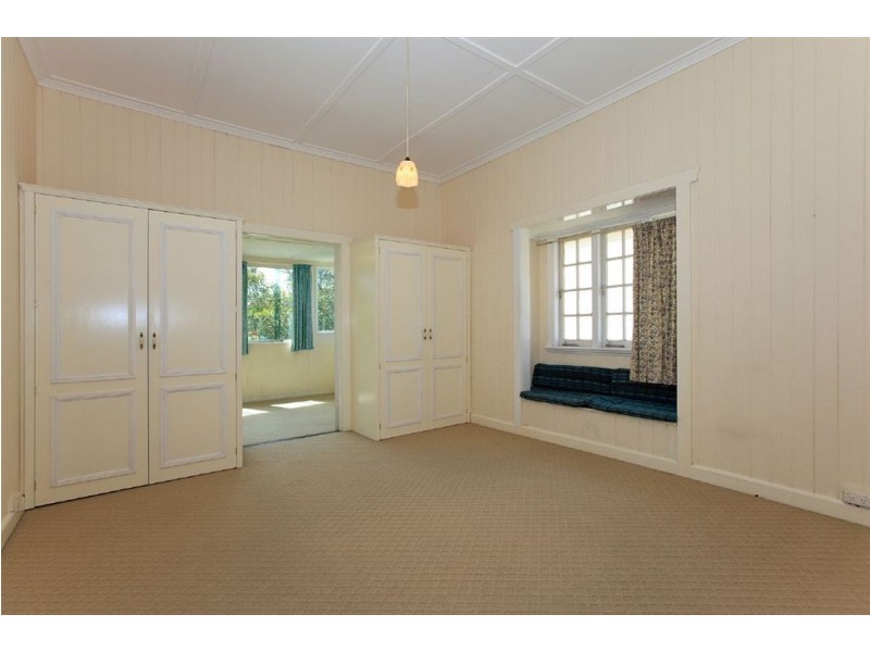 10 Bennetts Road, Camp Hill QLD 4152