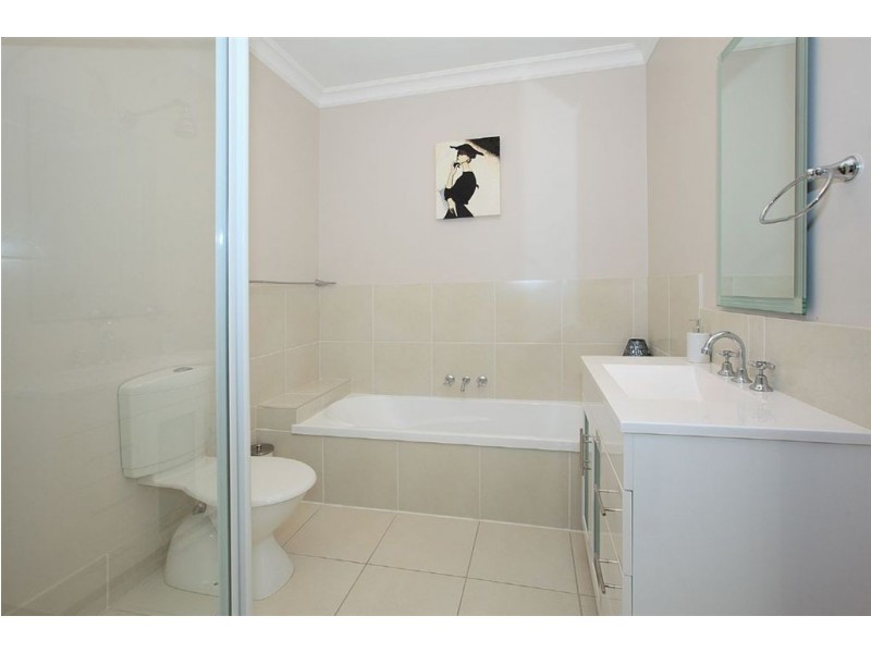 88 Molloy Road, Cannon Hill QLD 4170