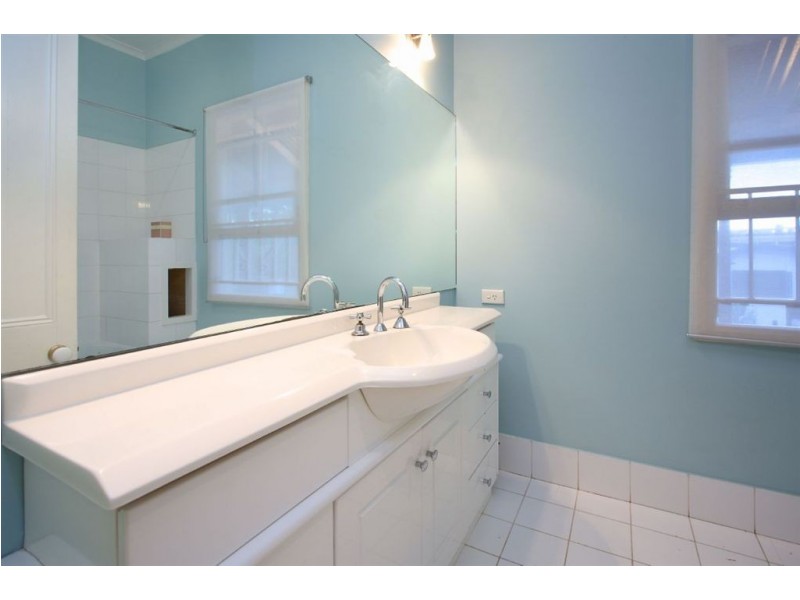 3 High Street, Milton QLD 4064