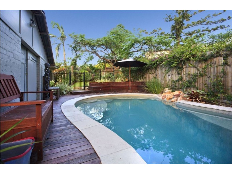 133 Macrossan Avenue, Norman Park QLD 4170