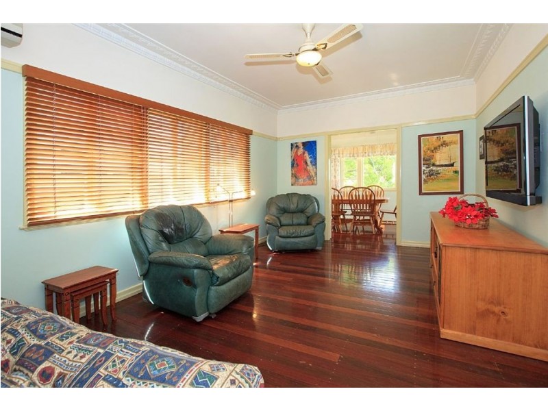 150 Morehead Avenue, Norman Park QLD 4170
