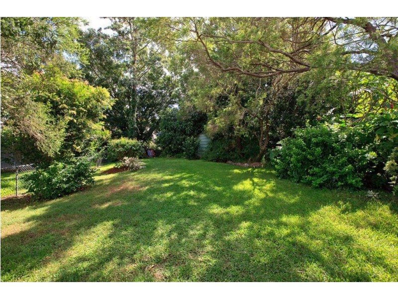 150 Morehead Avenue, Norman Park QLD 4170
