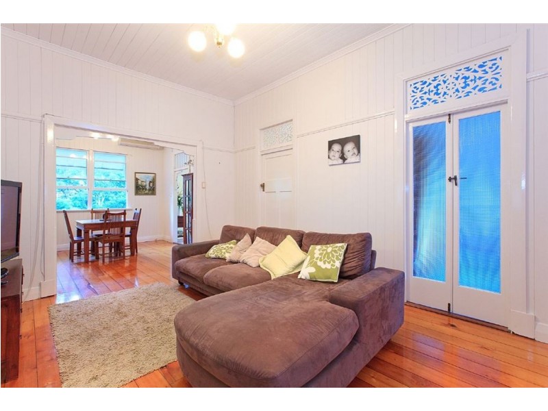 11 Dutton Street, Hawthorne QLD 4171