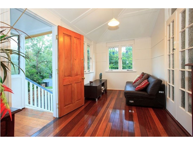 11 Dutton Street, Hawthorne QLD 4171