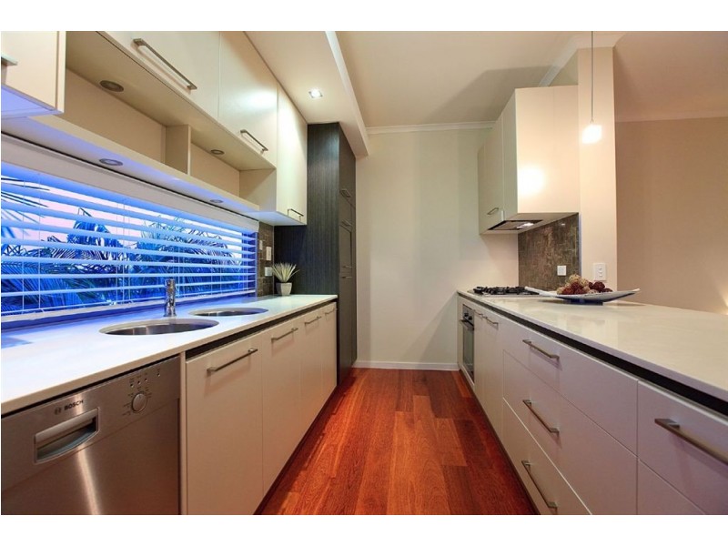 8/23 Collings Street, Balmoral QLD 4171