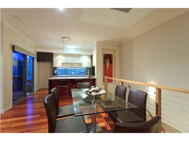 8/23 Collings Street, Balmoral QLD 4171