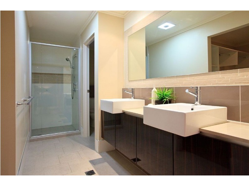 8/23 Collings Street, Balmoral QLD 4171