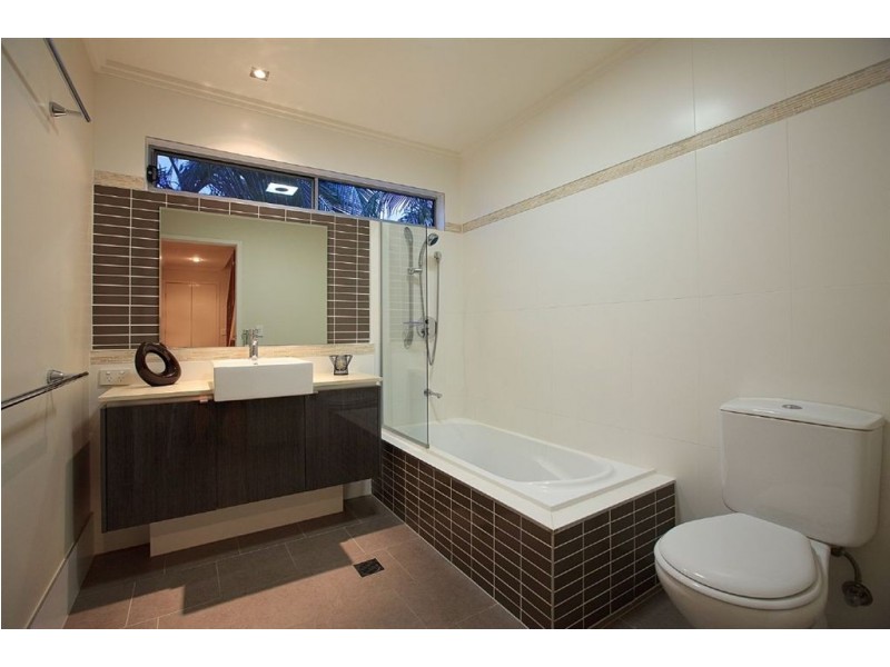 8/23 Collings Street, Balmoral QLD 4171