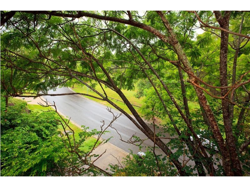 12 Dalrello Street, Carina QLD 4152