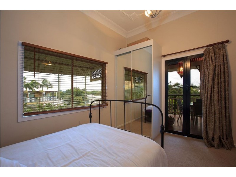 169 Brisbane Street, Bulimba QLD 4171