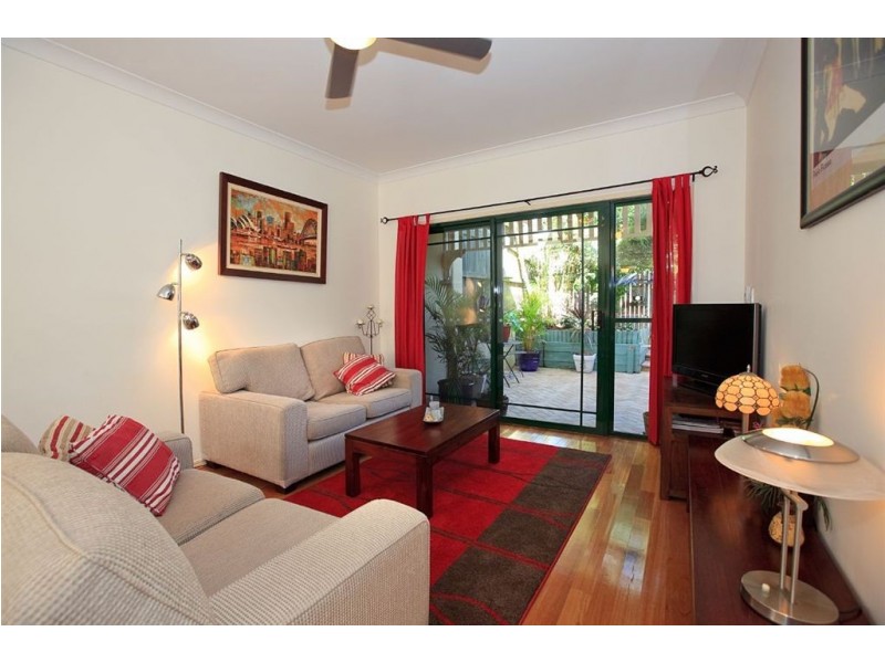 92B Overend Street, Norman Park QLD 4170