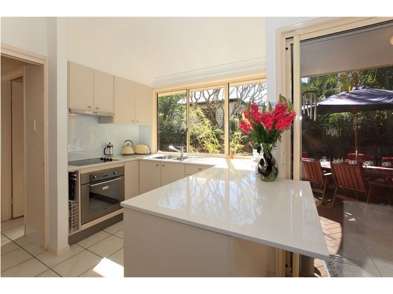 92B Overend Street, Norman Park QLD 4170