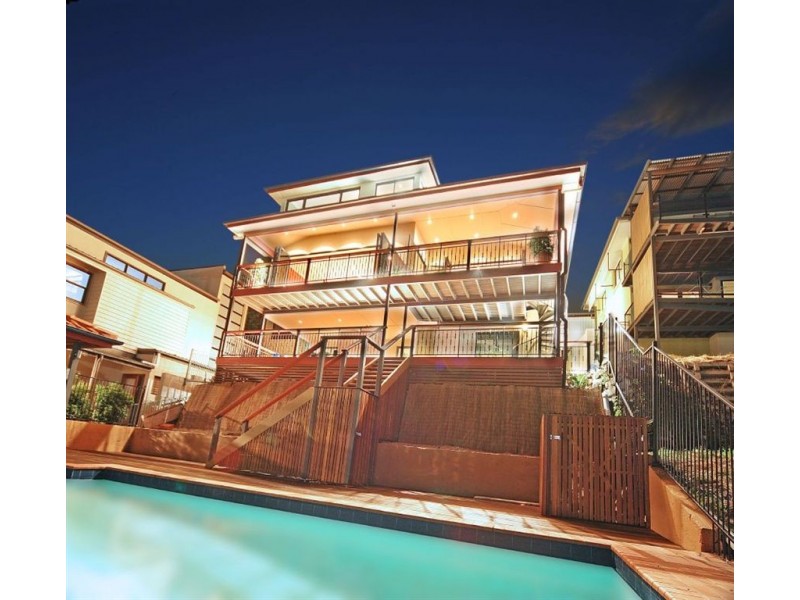 20 Wentworth Parade, Balmoral QLD 4171