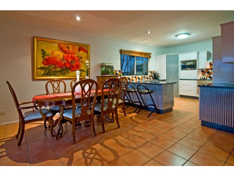 12 Dilkera Street, Balmoral QLD 4171