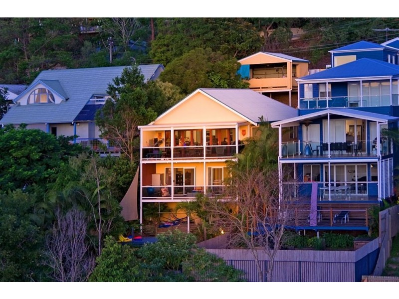 12 Dilkera Street, Balmoral QLD 4171