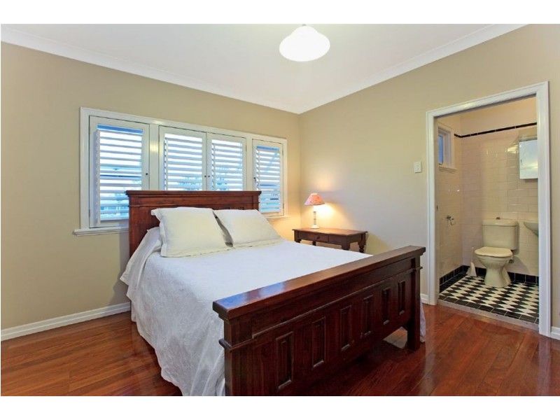 22 Pinedale Street, Morningside QLD 4170