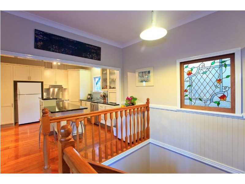 8 Taylor Street, Balmoral QLD 4171