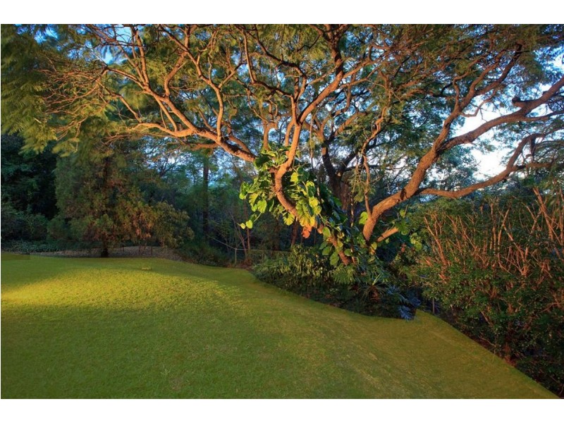 8 Taylor Street, Balmoral QLD 4171