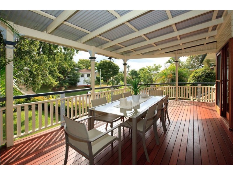 19 Merinda Street, Greenslopes QLD 4120