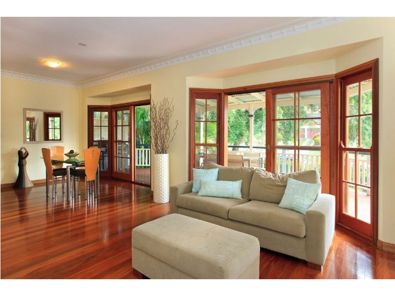 19 Merinda Street, Greenslopes QLD 4120