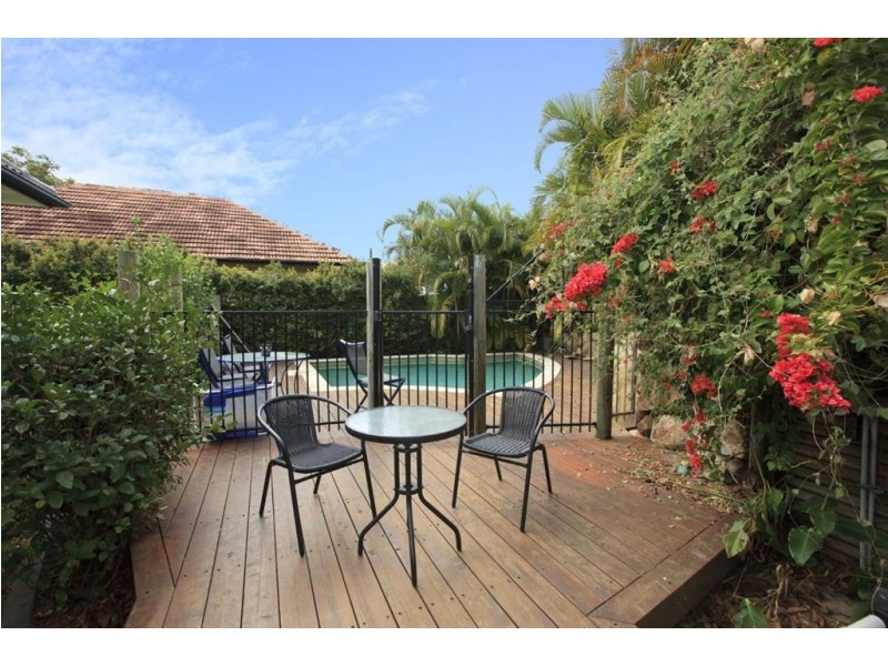 19 Merinda Street, Greenslopes QLD 4120