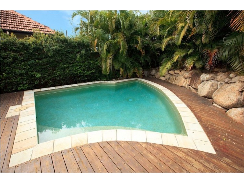 19 Merinda Street, Greenslopes QLD 4120