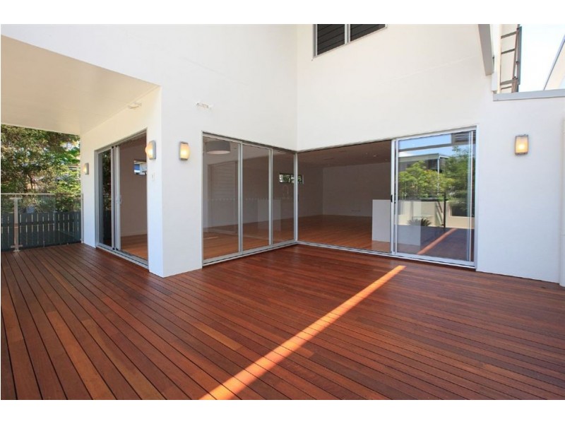 120 Barton Road, Hawthorne QLD 4171