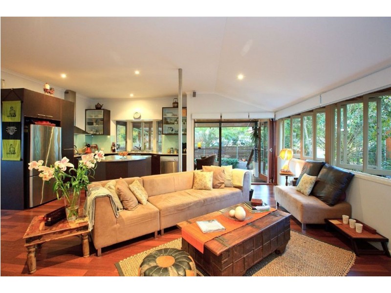 61 Dover Street, Hawthorne QLD 4171