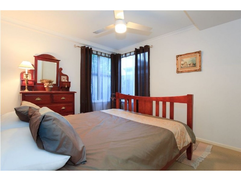 61 Dover Street, Hawthorne QLD 4171