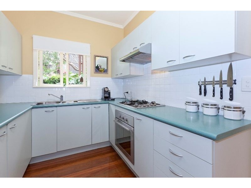 16 Ernest Street, Morningside QLD 4170