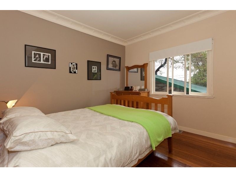 16 Ernest Street, Morningside QLD 4170