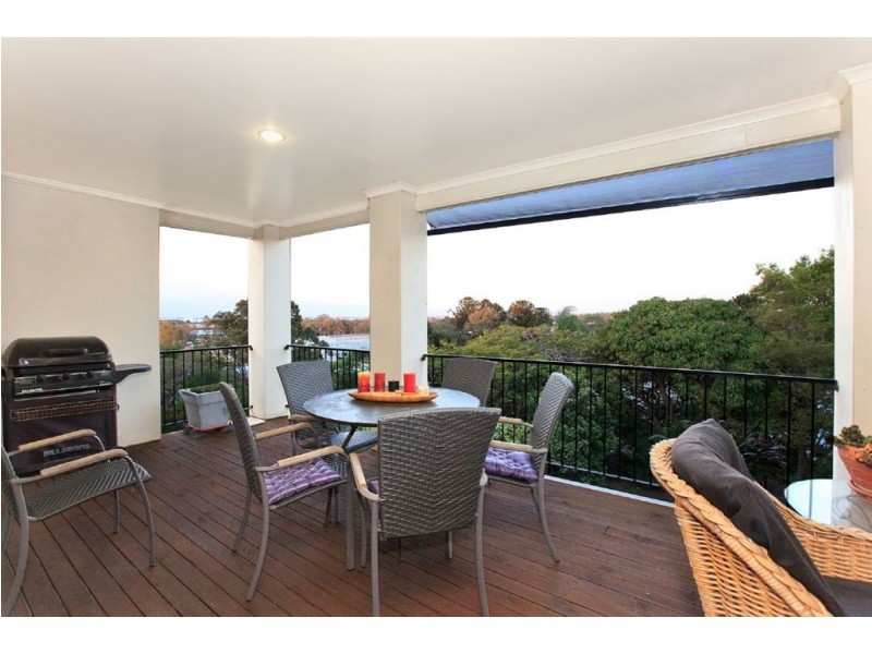 17 Taylor Street, Balmoral QLD 4171