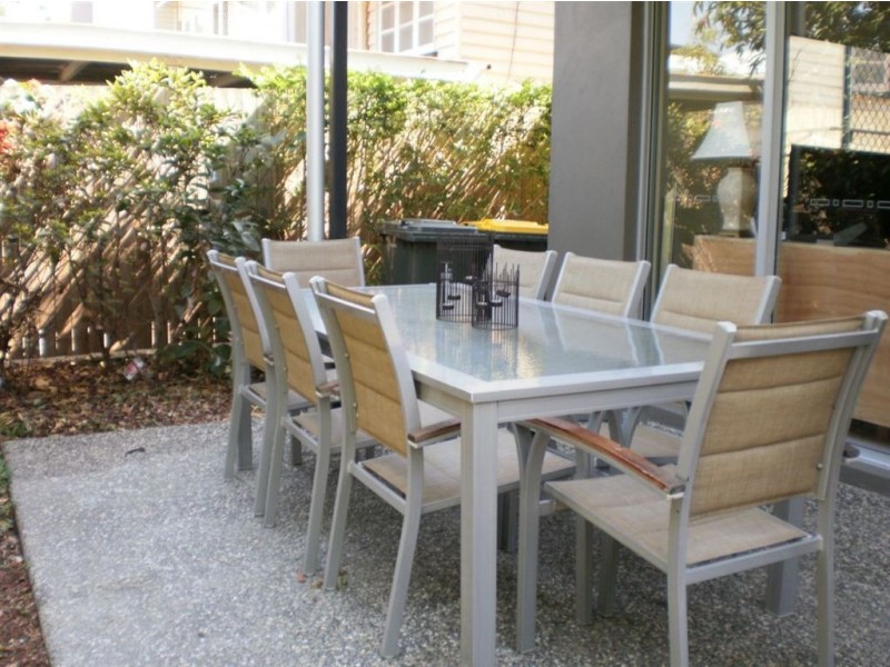 2/11 Goulburn St, Hawthorne QLD 4171