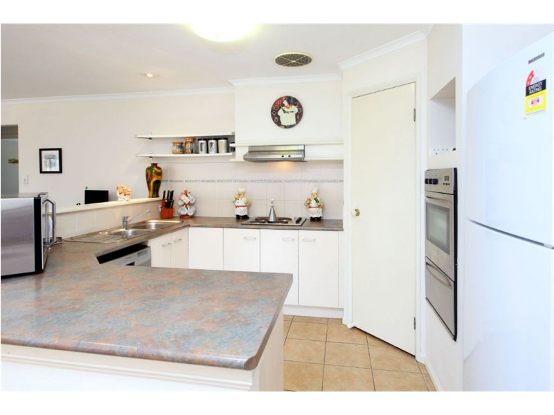 11 Bond Place, Carindale QLD 4152