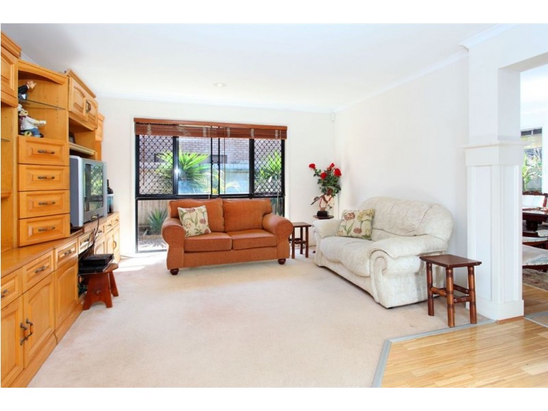 11 Bond Place, Carindale QLD 4152